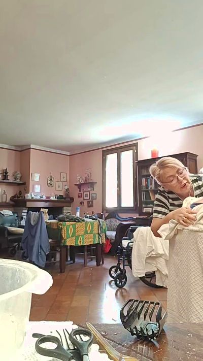 LindaL69's sex show image LindaL69's sex show image