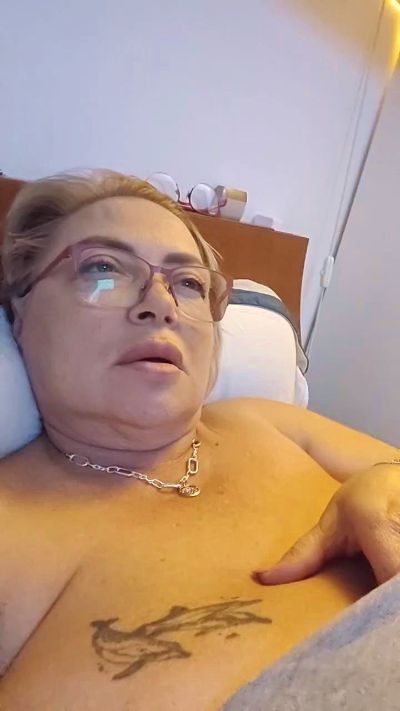 LindaL69's sex show image LindaL69's sex show image