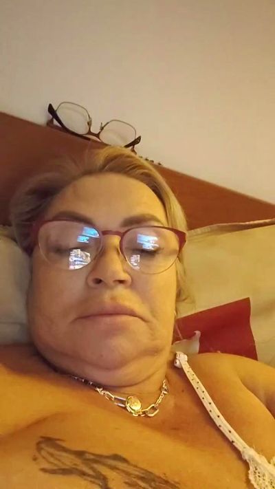 LindaL69's sex show image LindaL69's sex show image