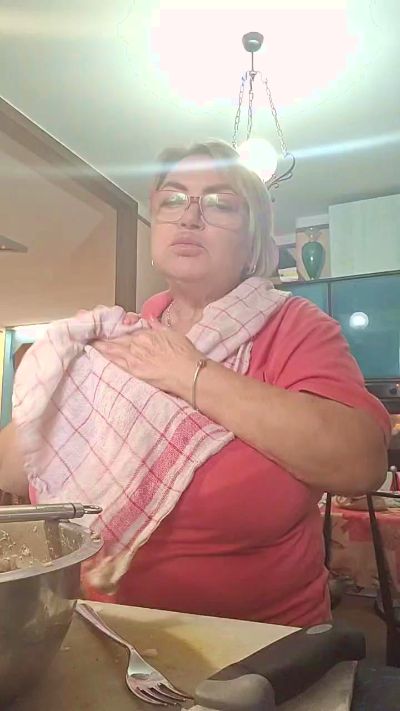 LindaL69's sex show image LindaL69's sex show image