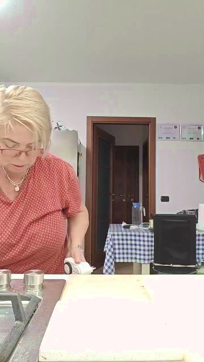 LindaL69's sex show image