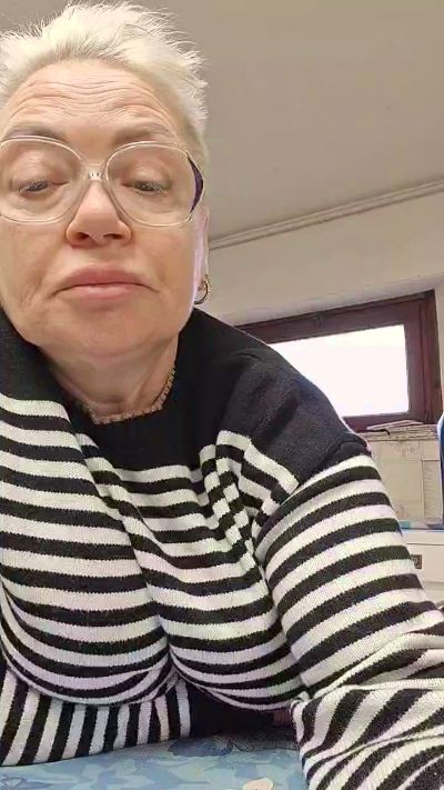 LindaL69's sex show image LindaL69's sex show image