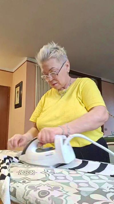 LindaL69's sex show image LindaL69's sex show image