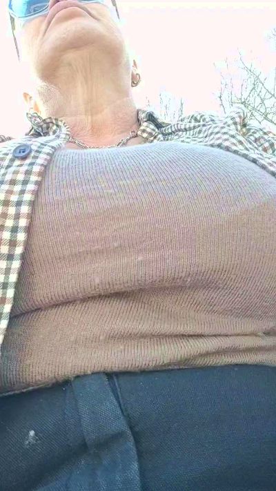 LindaL69's sex show image LindaL69's sex show image