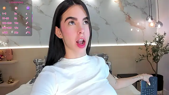 SolAvelar's sex show image