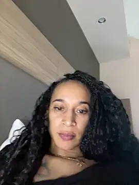 Shuggabutt's sex show image