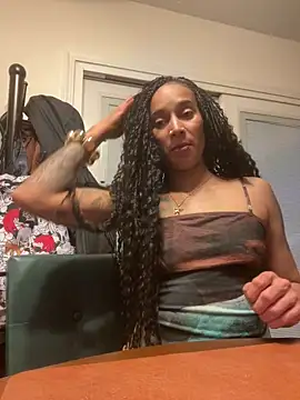 Shuggabutt's sex show image