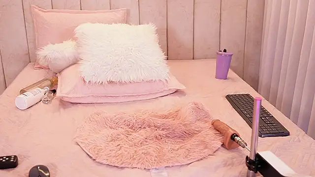 Изображение секс-шоу модели emyli_sw_ Изображение секс-шоу модели emyli_sw_