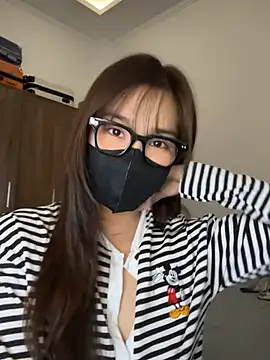 Tieumiu_9x's sex show image