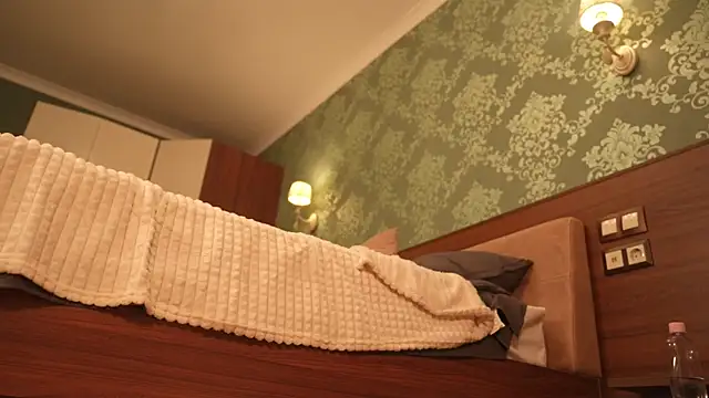AveloriaLove's sex show image