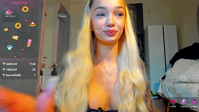 Sassy_Teen's sex show image