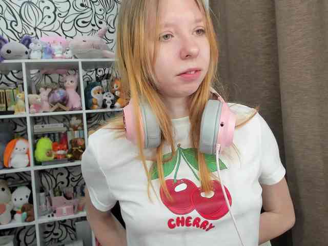 Изображение секс-шоу модели IamLoli