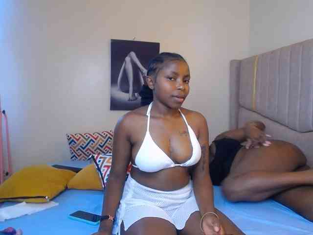 KittyKissess02's sex show image