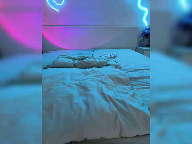 LunaLu13's sex show image