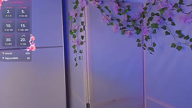 Изображение секс-шоу модели Honeey_Beee Изображение секс-шоу модели Honeey_Beee