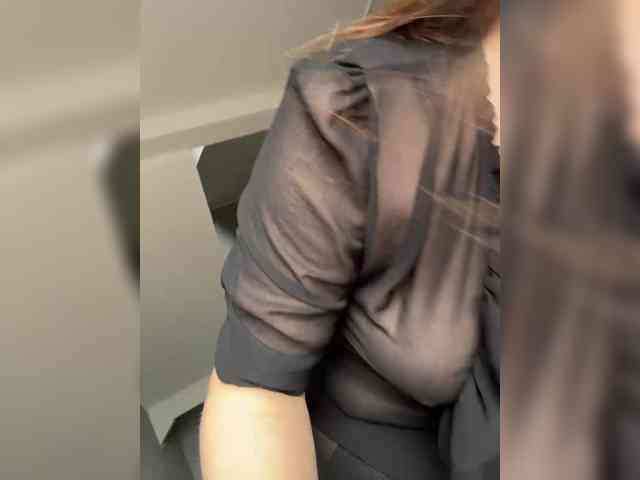 -EmilyBaby-'s sex show image