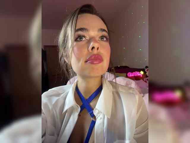 GiaVibey's sex show image