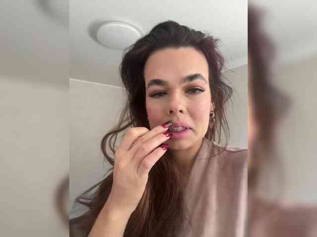 GiaVibey's sex show image