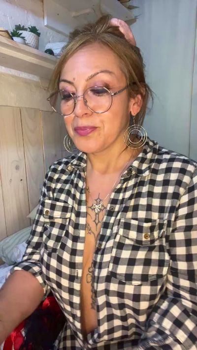 charlotte_milf3's sex show image