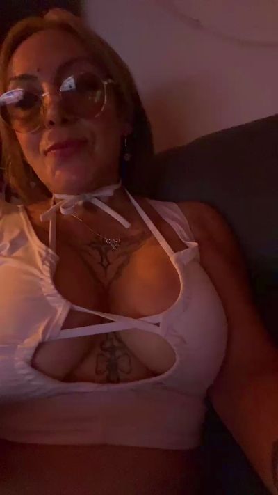 Sexshow-Bild von charlotte_milf3