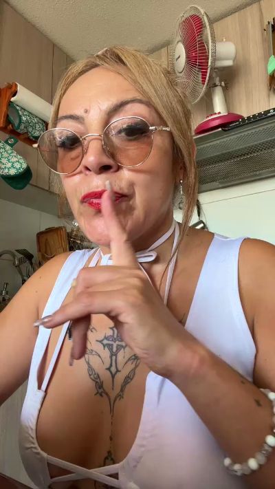 Sexshow-Bild von charlotte_milf3