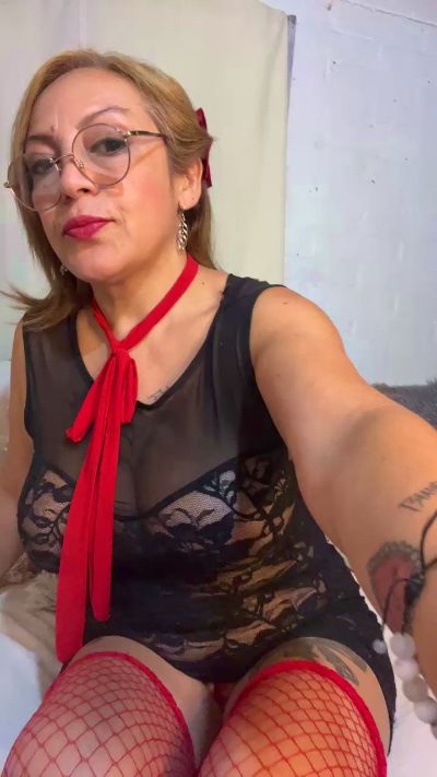 Изображение секс-шоу модели charlotte_milf3