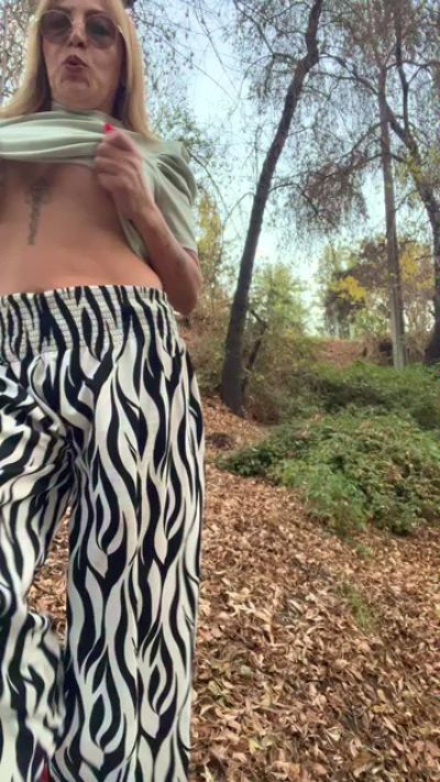 Sexshow-Bild von charlotte_milf3 Sexshow-Bild von charlotte_milf3