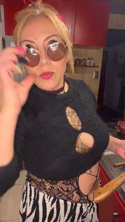 Sexshow-Bild von charlotte_milf3 Sexshow-Bild von charlotte_milf3