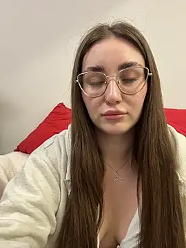 Изображение секс-шоу модели KiraBarlows