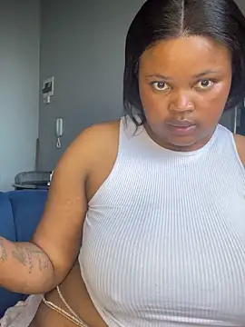 Sexshow-Bild von Curveysinaa