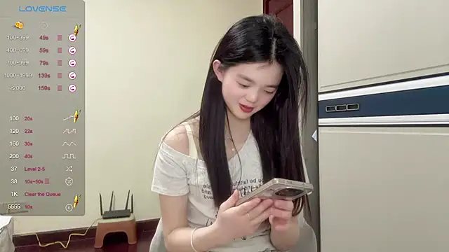 Nicole-13's sex show image