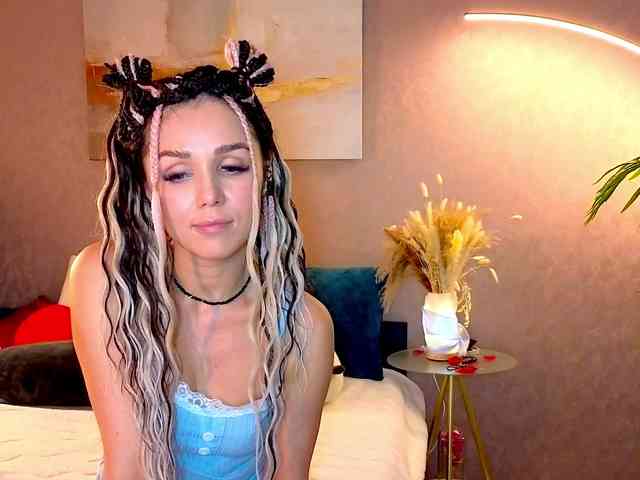 MiamiMur's sex show image