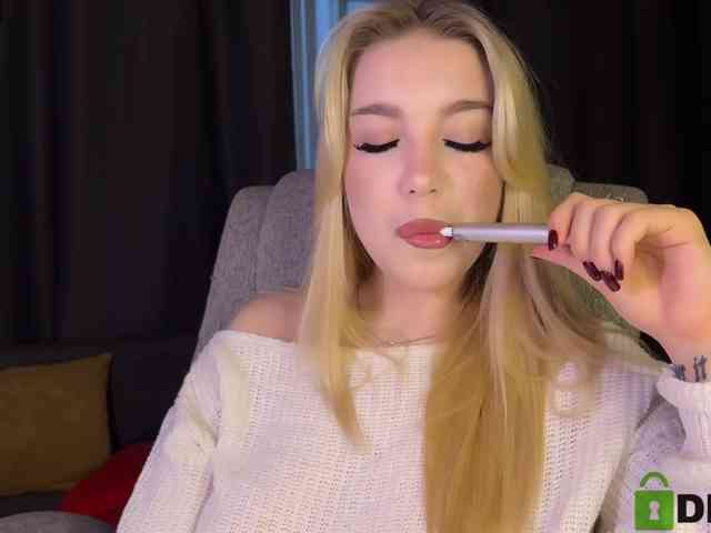 MiamiMur's sex show image