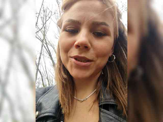 MiamiMur's sex show image