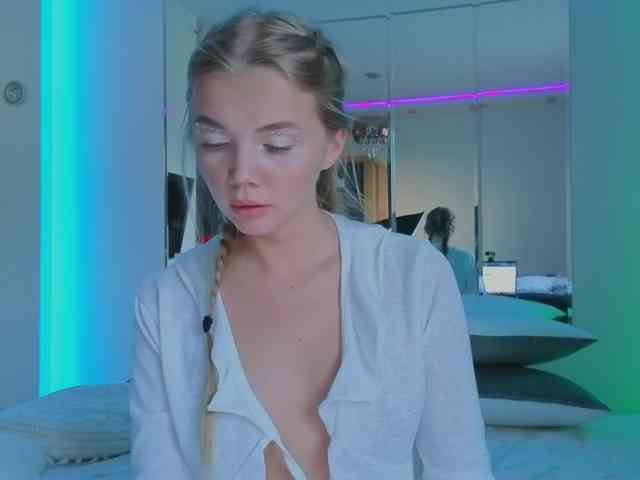 Изображение секс-шоу модели MiamiMur