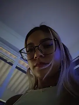 Pretty_roxxyy's sex show image