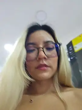 Изображение секс-шоу модели Pretty_roxxyy