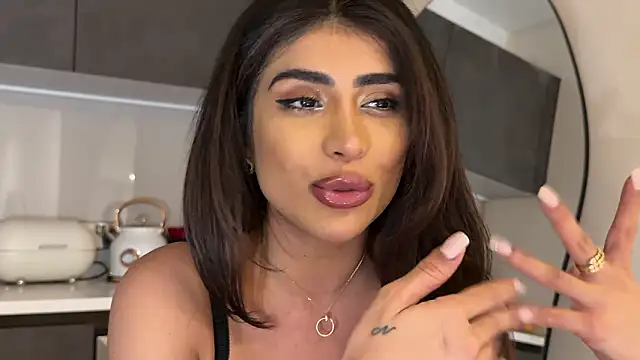 ArabicBarbie's sex show image