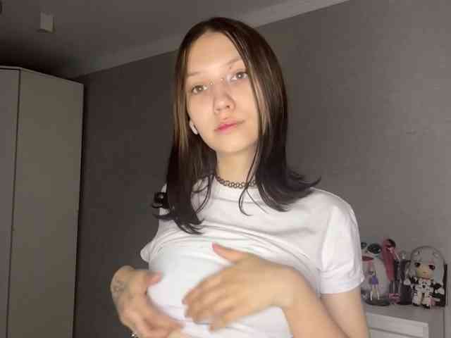 CaronCorti's sex show image