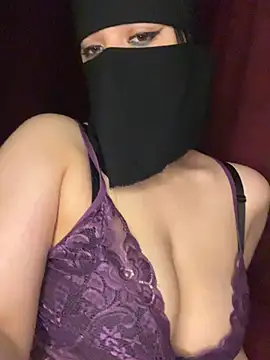 Изображение секс-шоу модели RooVaaN-Xx