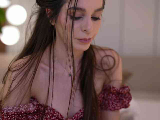 Изображение секс-шоу модели DorisCream Изображение секс-шоу модели DorisCream