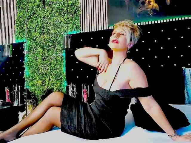 Изображение секс-шоу модели InannaIshtar1