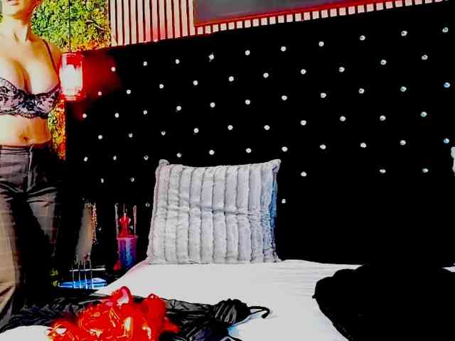 Изображение секс-шоу модели InannaIshtar1