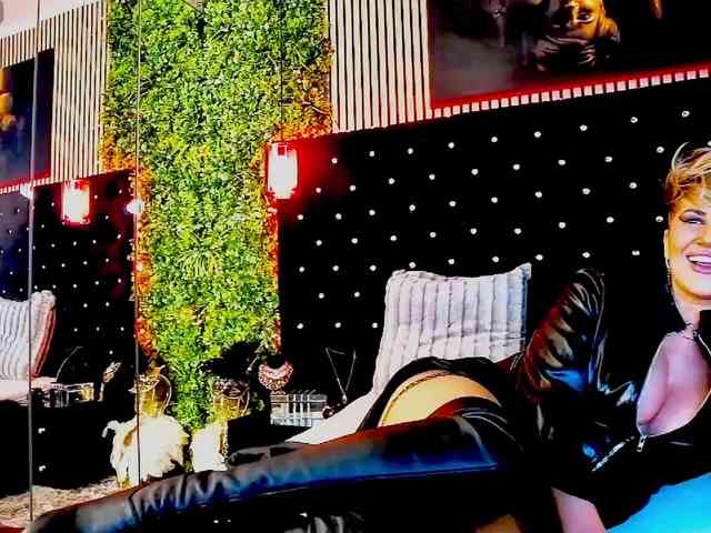 Изображение секс-шоу модели InannaIshtar1