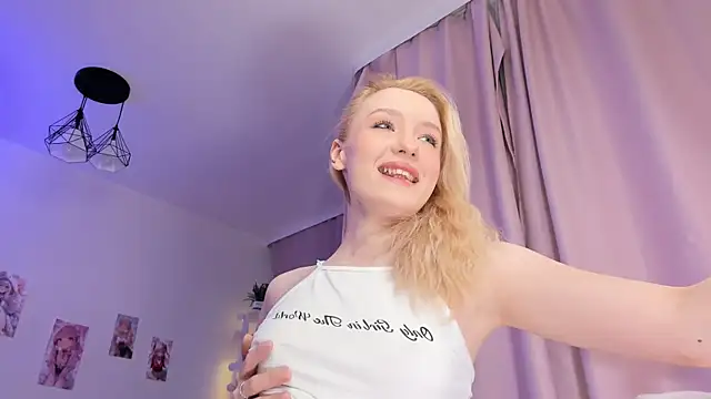 Tiffany_Paw's sex show image