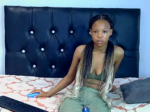 Изображение секс-шоу модели KinkyCreamyBunny