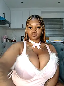 Yung-Missy's sex show image