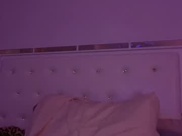 theblondeetwinss's sex show image