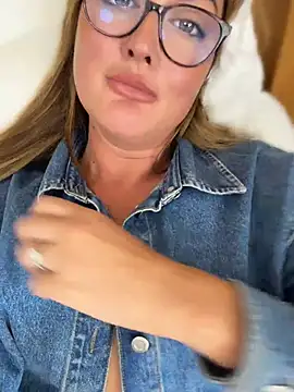 Изображение секс-шоу модели Crystal_xox Изображение секс-шоу модели Crystal_xox