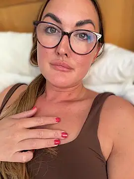 Изображение секс-шоу модели Crystal_xox Изображение секс-шоу модели Crystal_xox